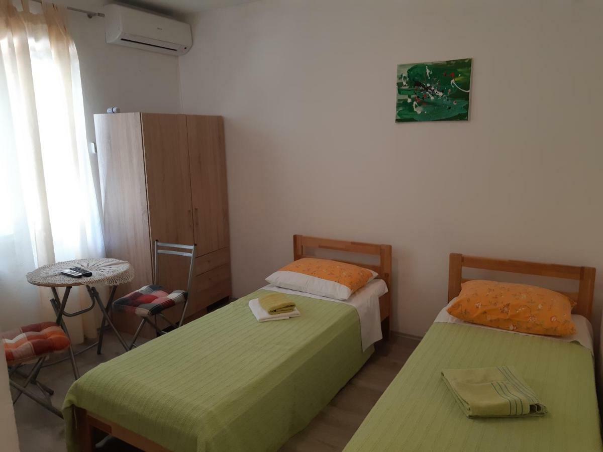 Apartments Vukelic Starigrad Paklenica Dış mekan fotoğraf