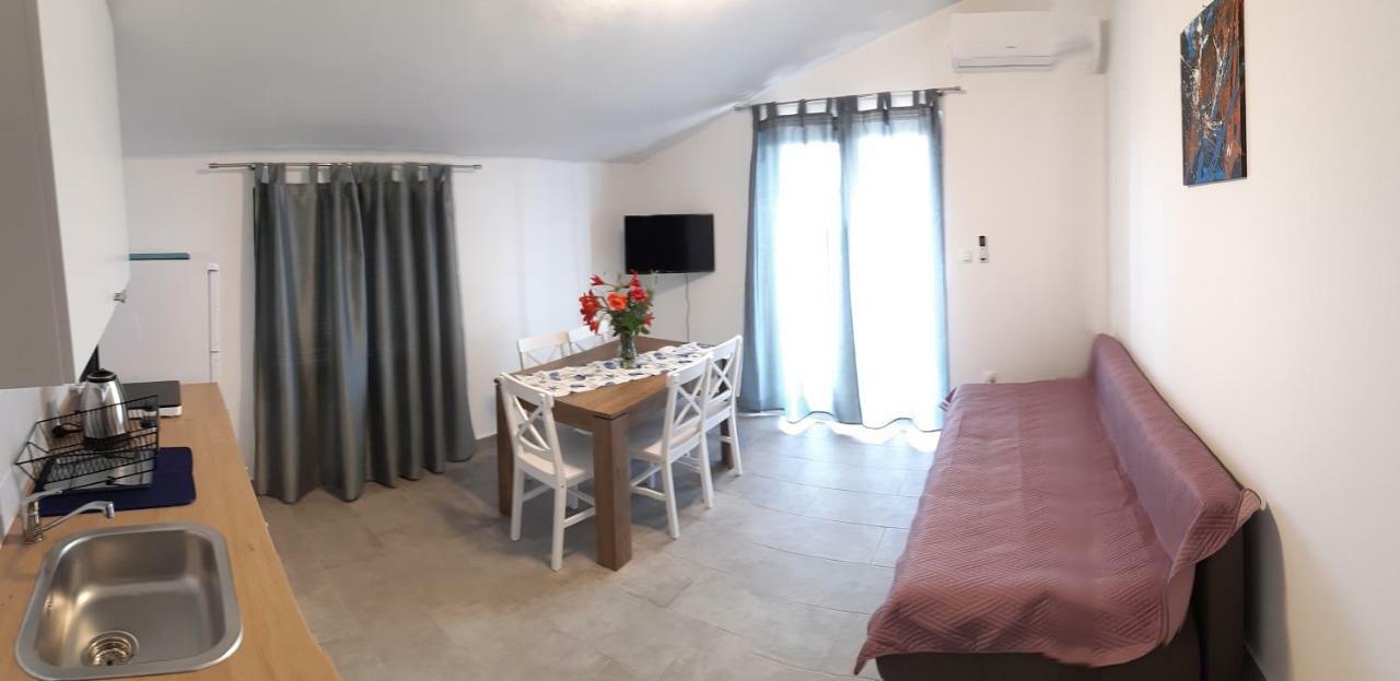 Apartments Vukelic Starigrad Paklenica Dış mekan fotoğraf
