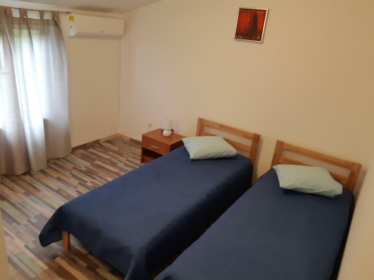 Apartments Vukelic Starigrad Paklenica Dış mekan fotoğraf
